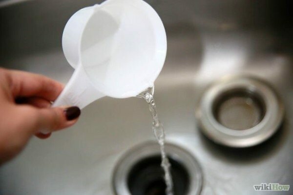 Как чистить канализацию содой и уксусом